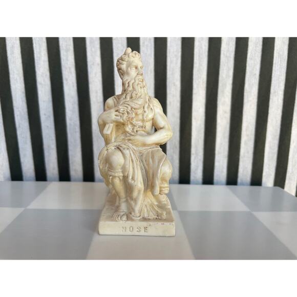 Small Mose Statue - Picture 1 of 5